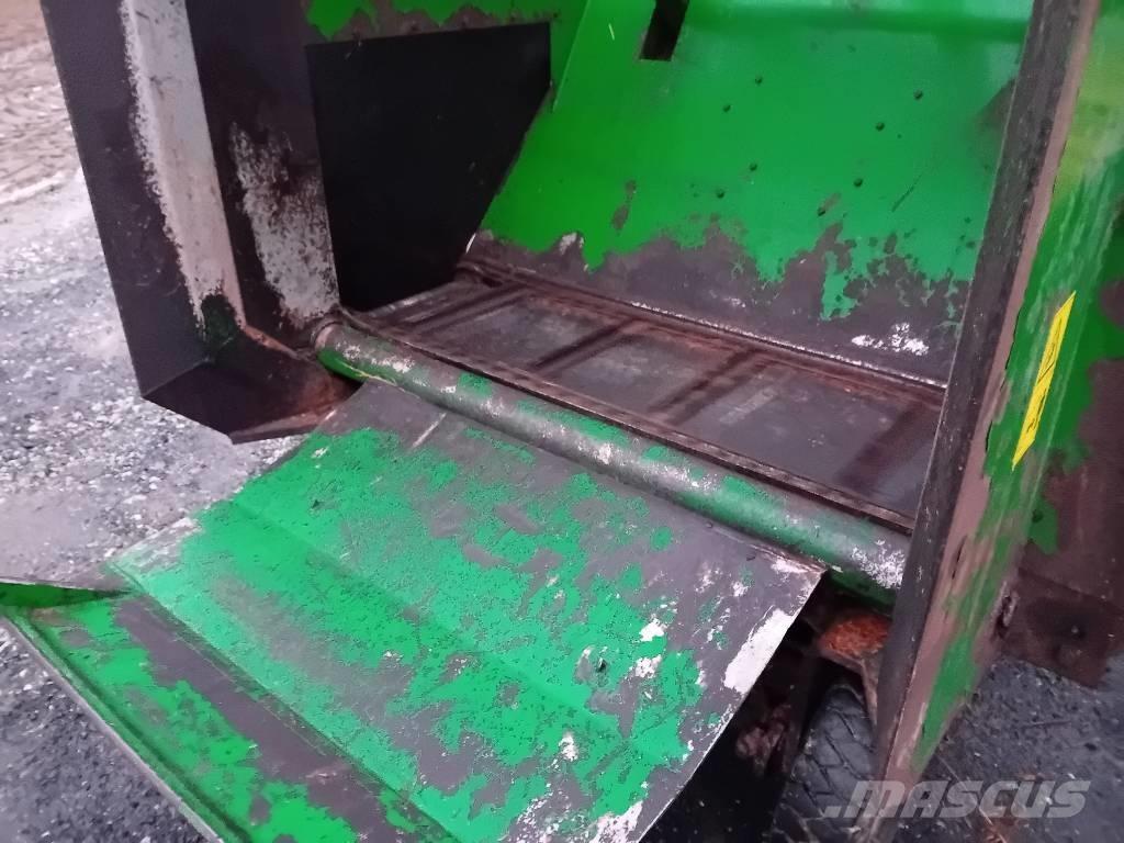 Agronic 140 4WD Mélangeuse