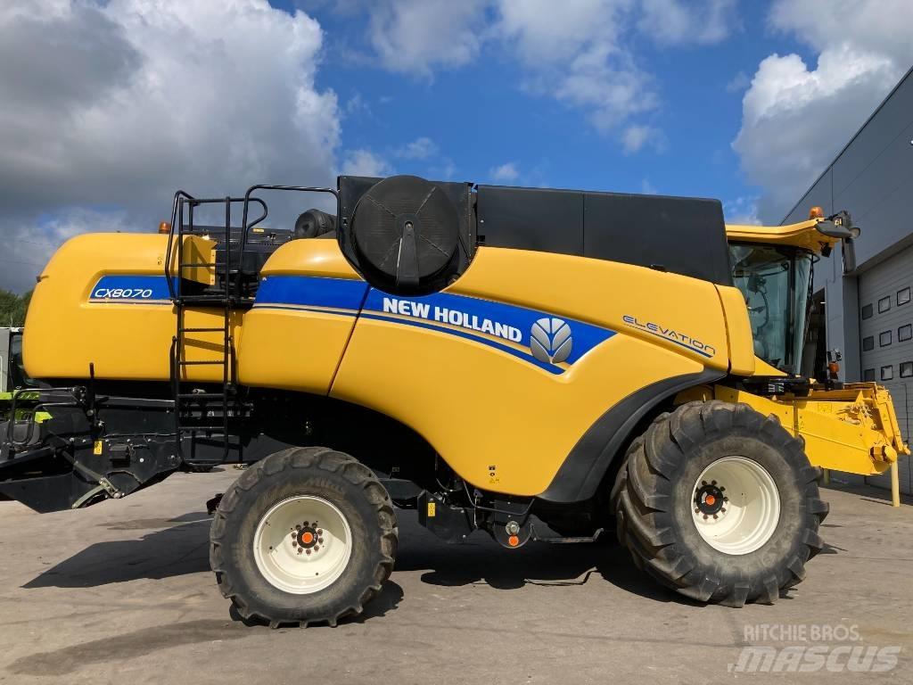 New Holland CX 8070 Moissonneuse batteuse