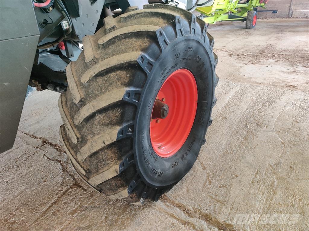 CLAAS TUCANO 480 Moissonneuse batteuse