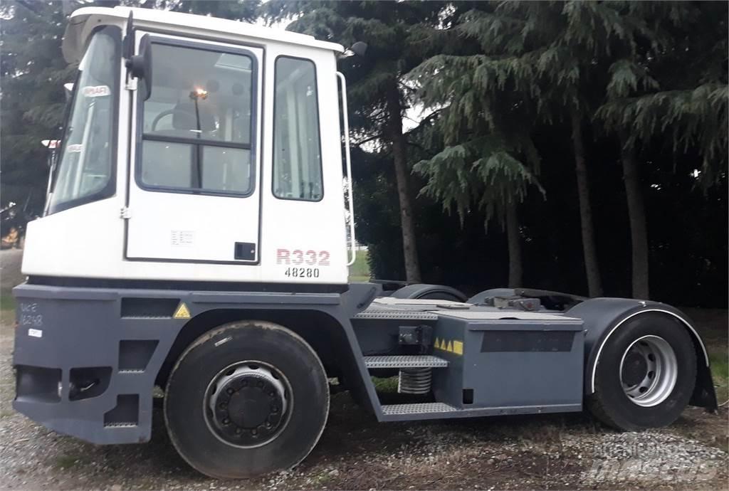  R332-4x4 Tracteur de manœuvre