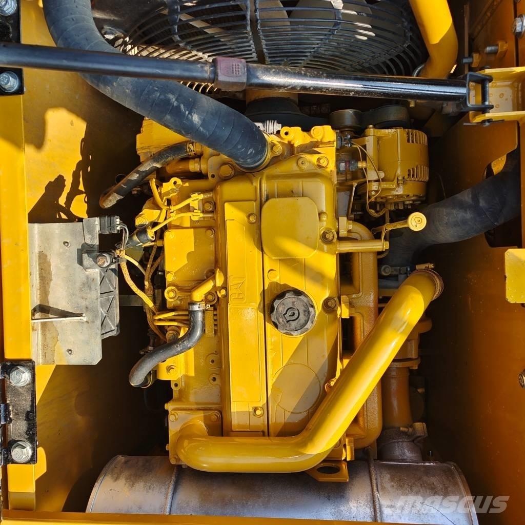 CAT 313 D Pelle sur chenilles
