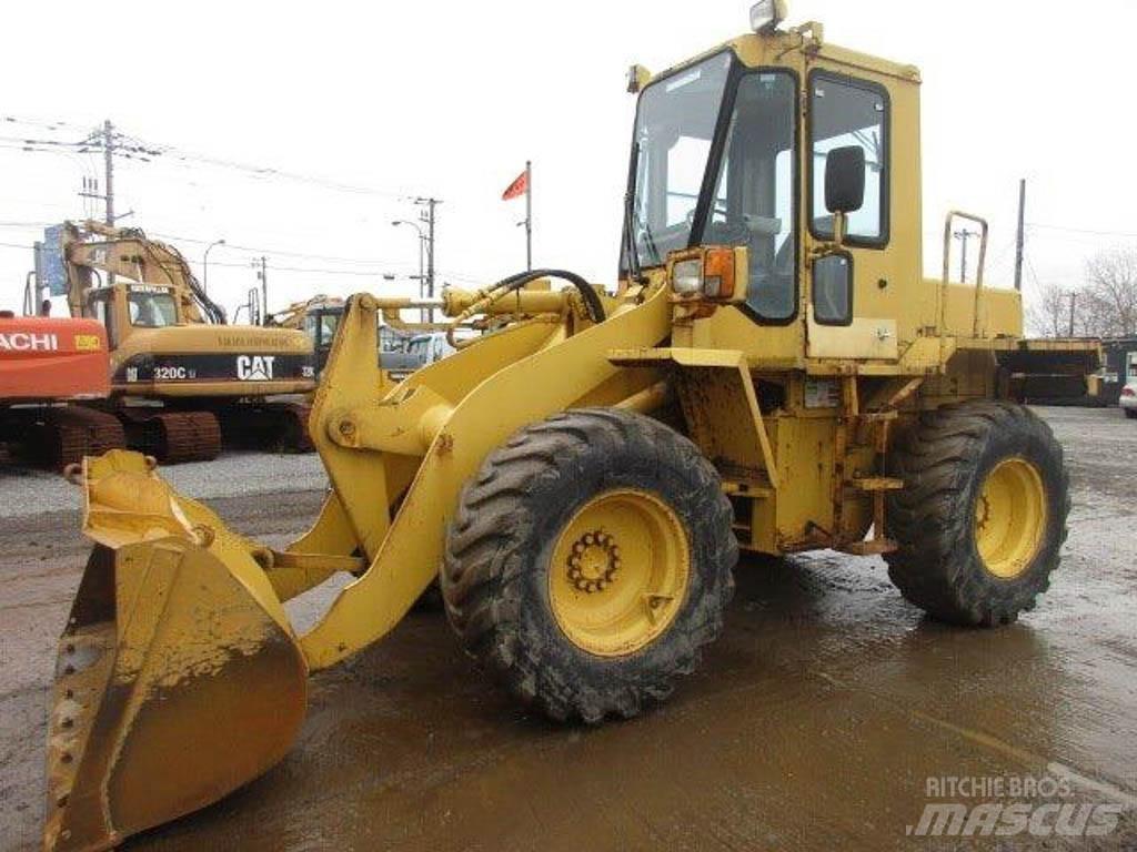Komatsu WA100-1 Chargeuse sur pneus