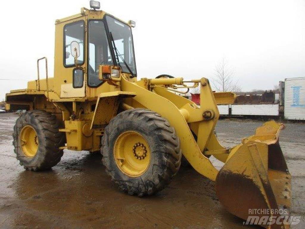 Komatsu WA100-1 Chargeuse sur pneus