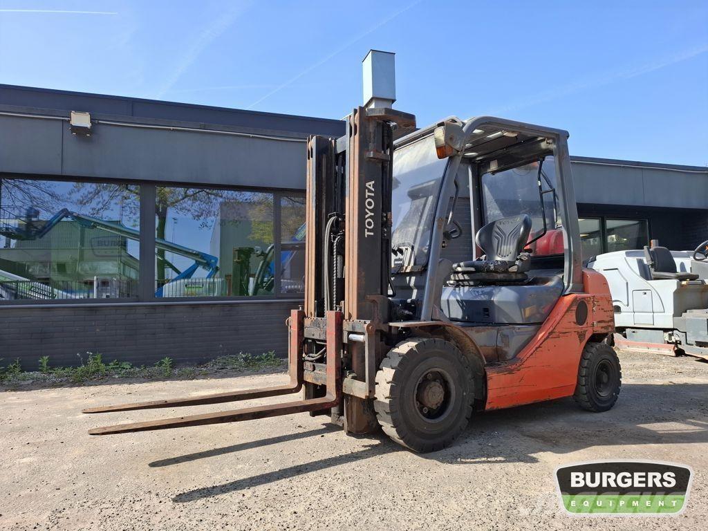 Toyota 02-8FGF20 Chariots GPL