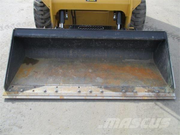 CAT 236 D Chargeuse compacte