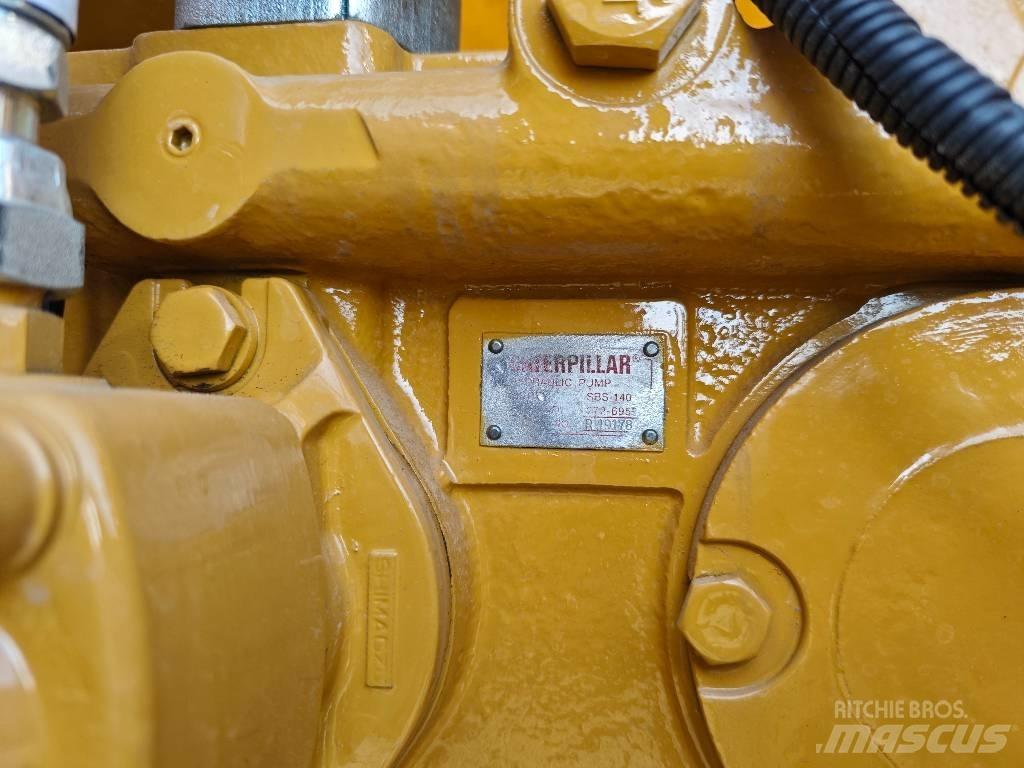 CAT 329 D Pelle sur chenilles