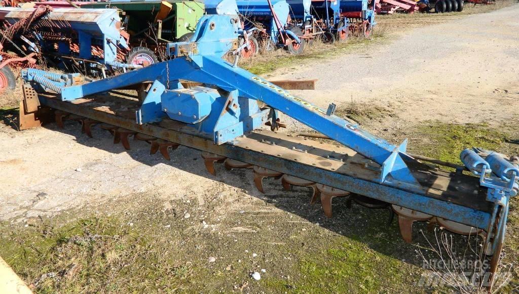 Rabe 400 Déchaumeur, cultivateur