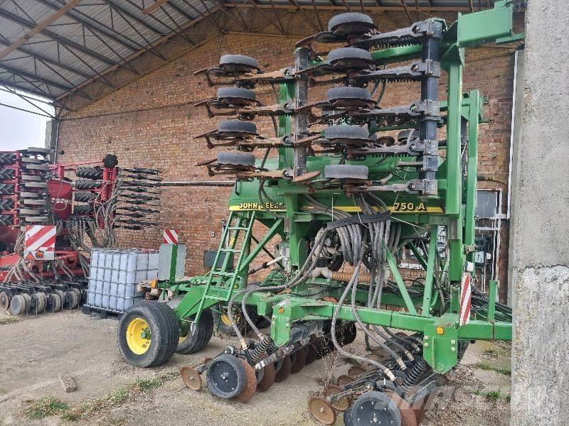 John Deere 750 A Semoir