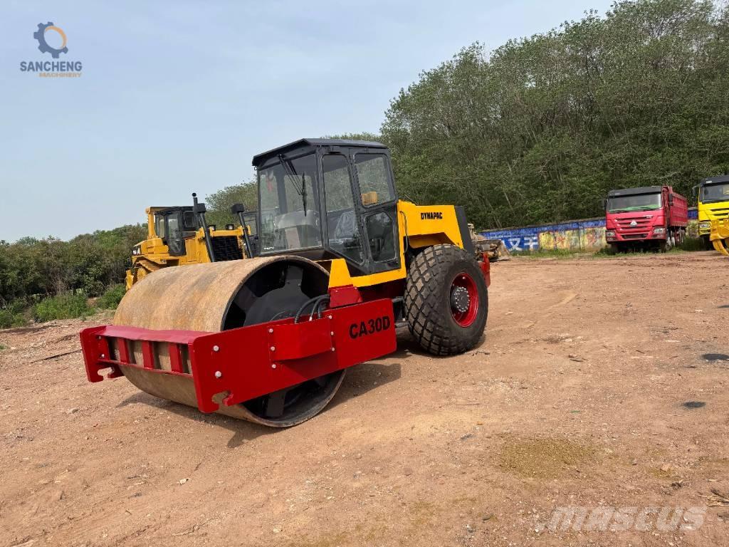 Dynapac CA 30 D Rouleaux monocylindre