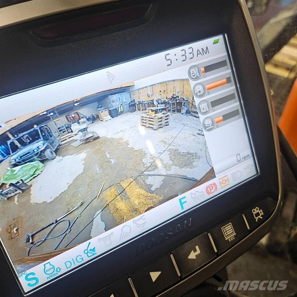 Doosan DX 170 W Pelle sur pneus