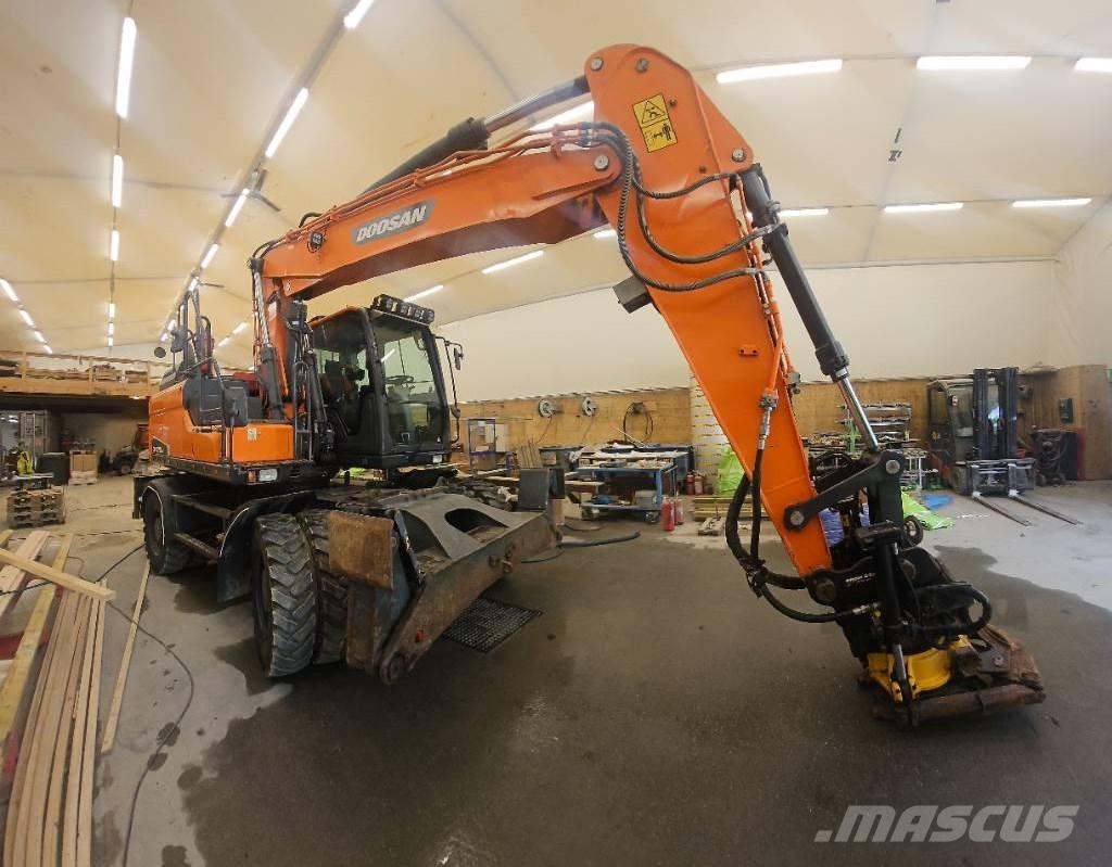 Doosan DX 170 W Pelle sur pneus