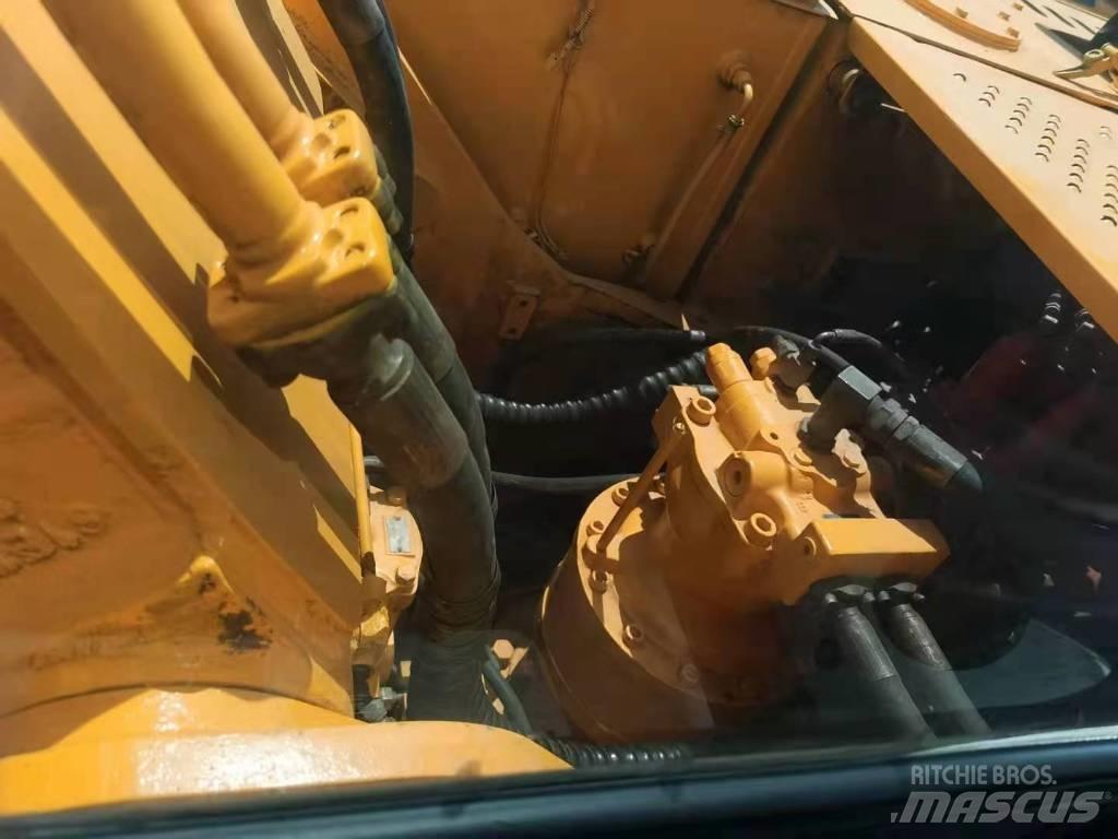 Hyundai 210-7 Pelle sur pneus