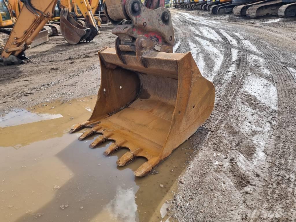 JCB JS220 LC T4 Pelle sur chenilles