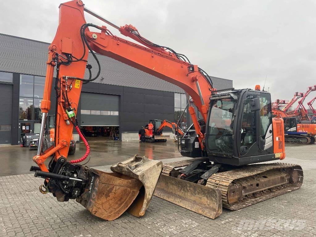 Hitachi ZX 135 US-5B Pelle sur chenilles