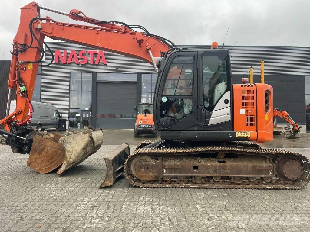 Hitachi ZX 135 US-5B Pelle sur chenilles