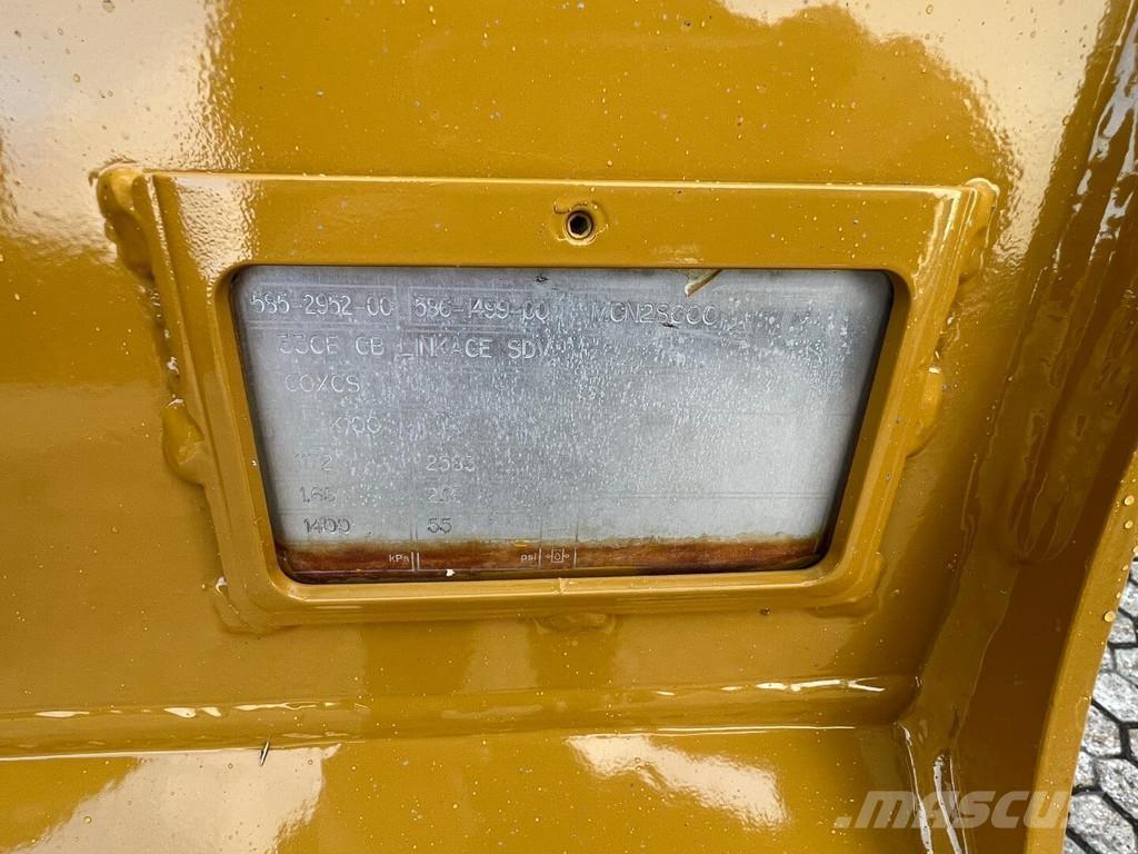 CAT 326-07 Pelle sur chenilles