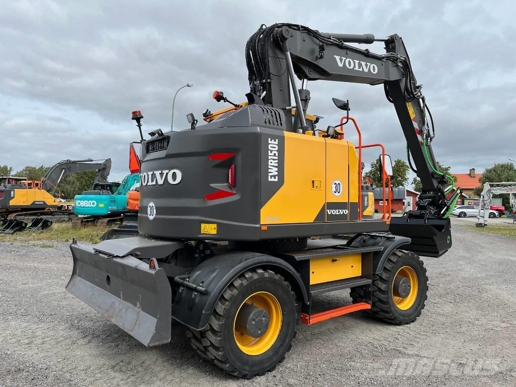 Volvo EWR 150 E Pelle sur pneus