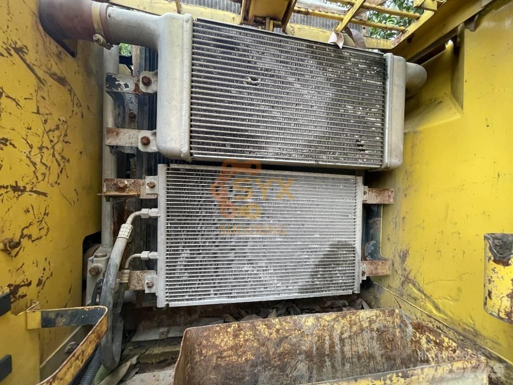 Komatsu PC 220-7 Pelle sur chenilles