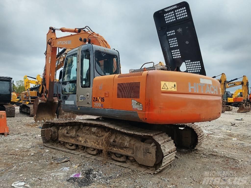 Hitachi ZX 200 Pelle sur chenilles
