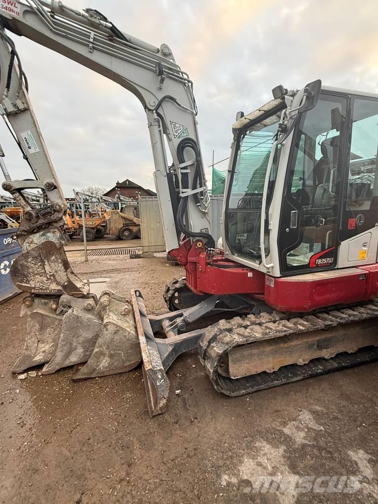 Takeuchi TB 257 FR Mini pelle < 7t
