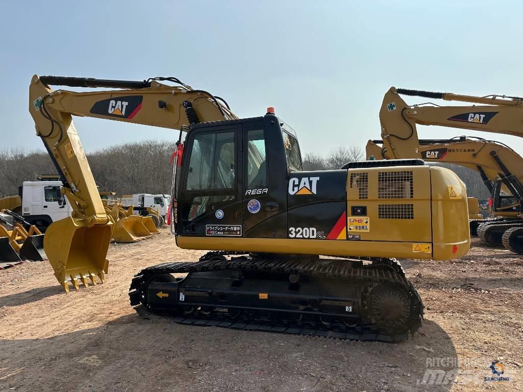 CAT 320D2L Pelle sur chenilles