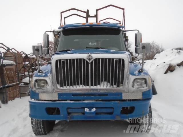 International 4600 Camion plateau
