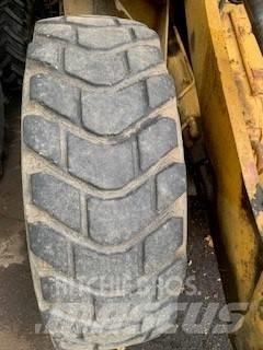 CAT 910 Chargeuse sur pneus
