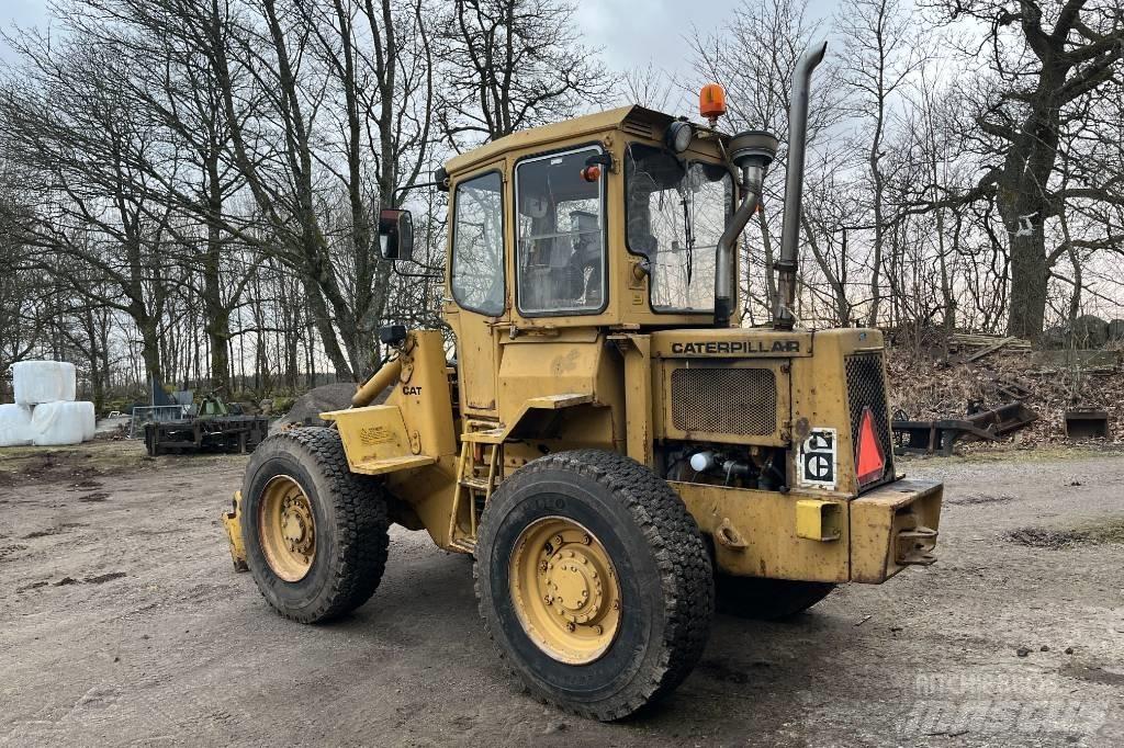 CAT 910 Chargeuse sur pneus