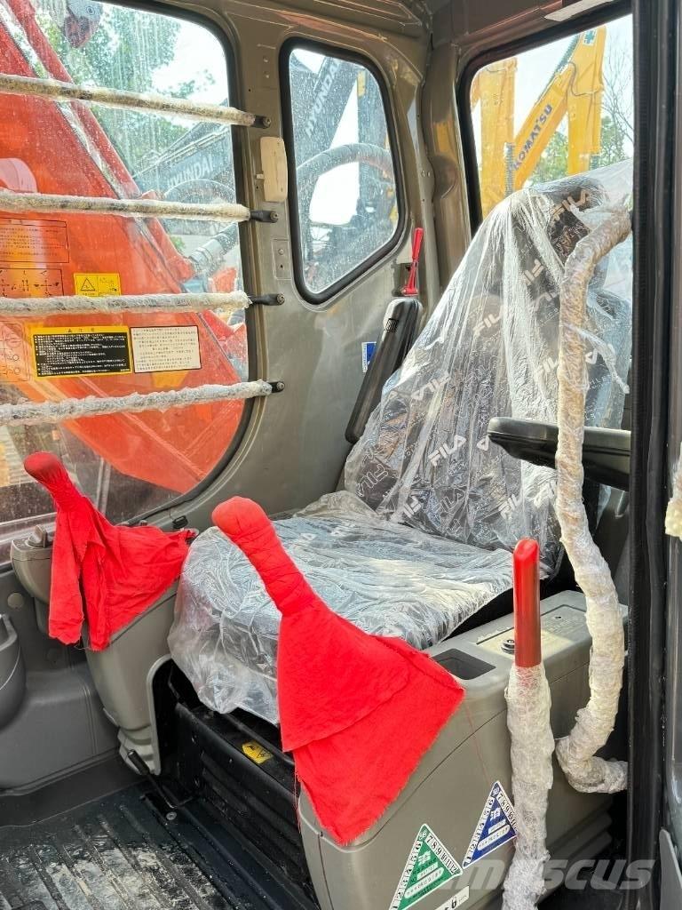 Hitachi ZX 200 Pelle sur chenilles