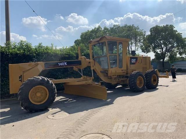 CAT 140K Niveleuse