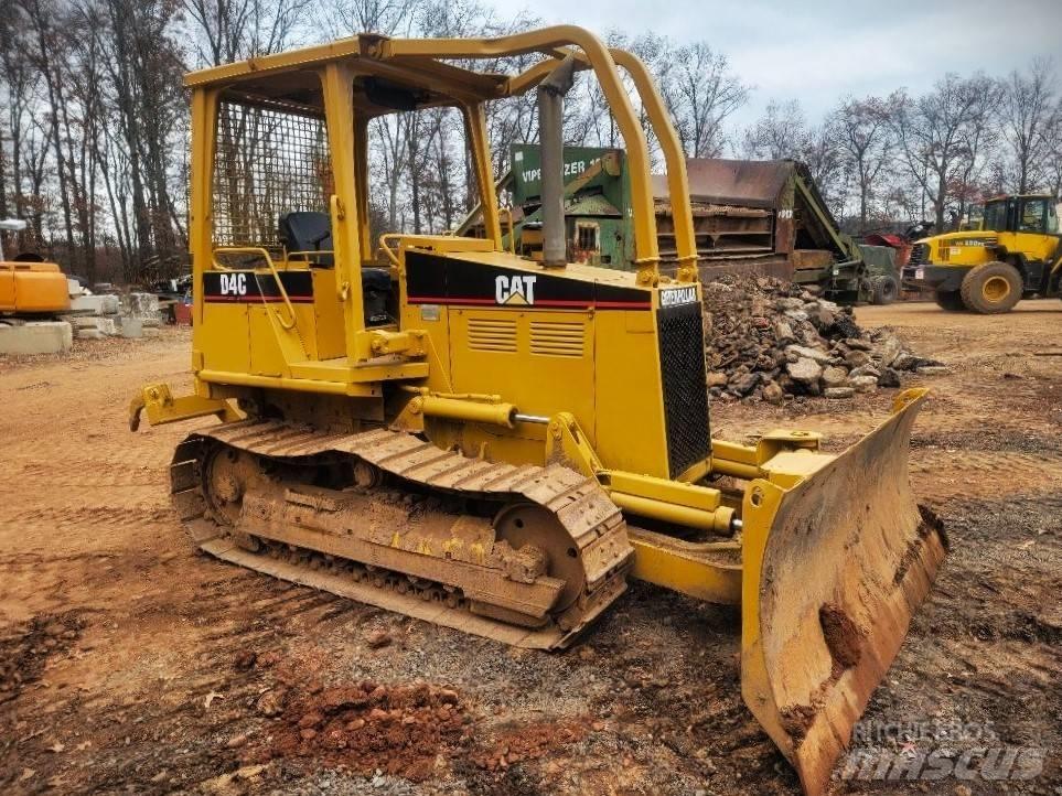 CAT D 4 C Bouteurs sur chenilles