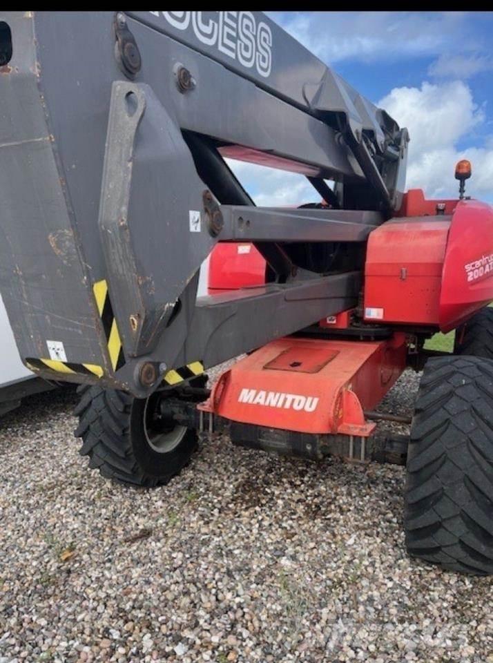 Manitou 200ATJ RC Nacelles articulées