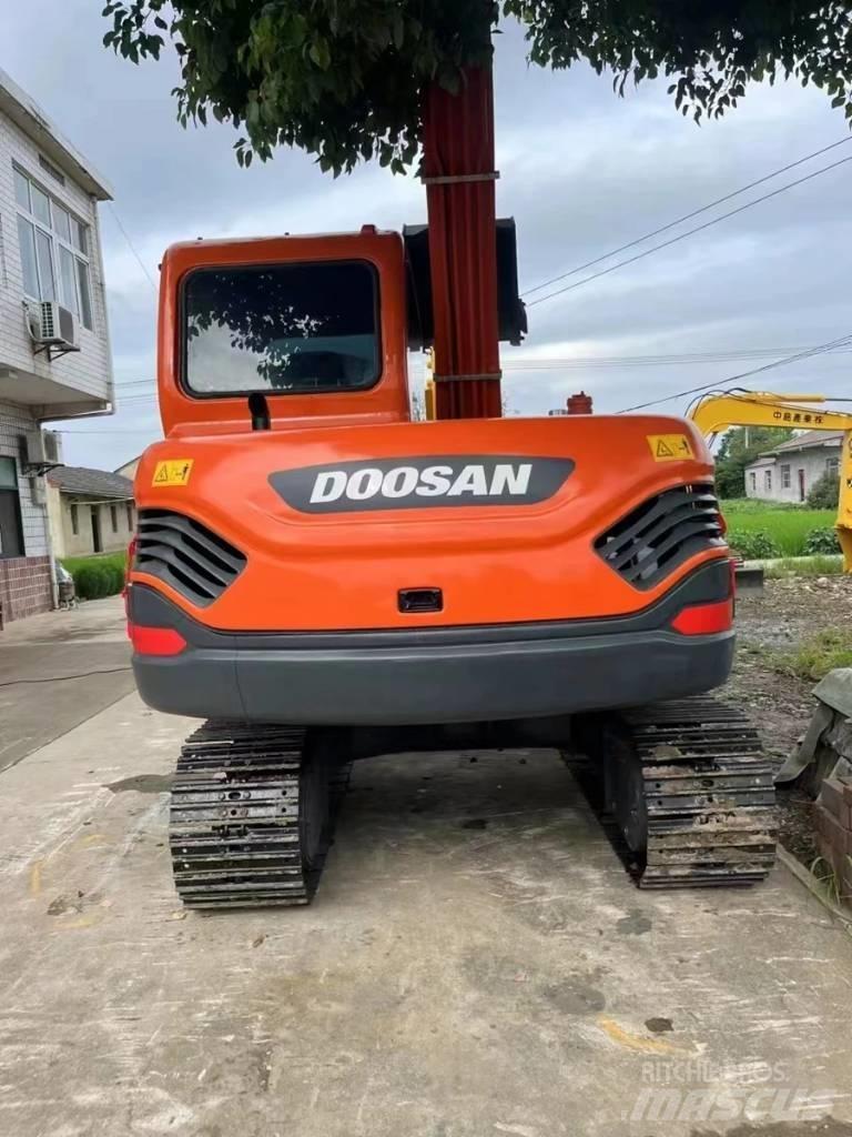 Doosan DX75-9C Mini pelle 7t-12t