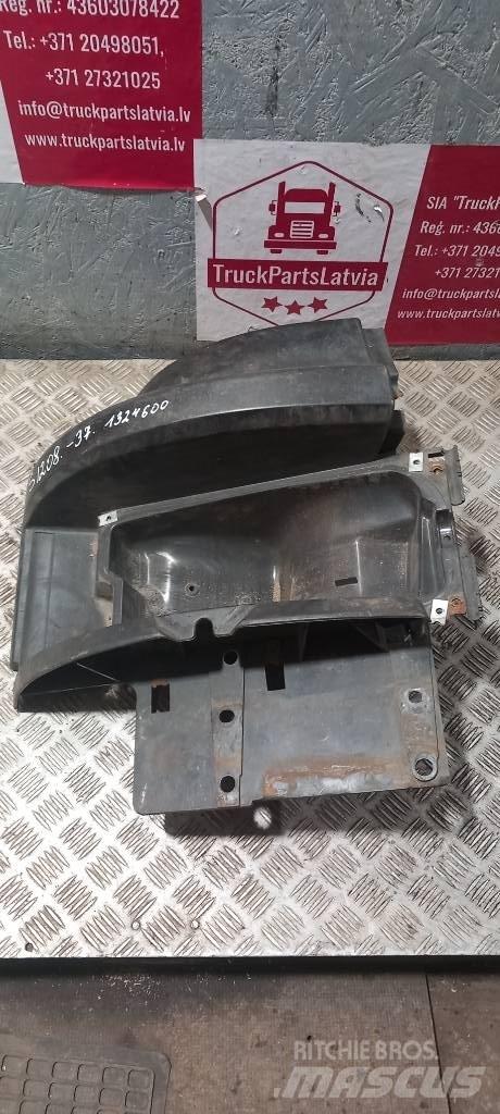 Scania 94 D.   1324600 Cabines