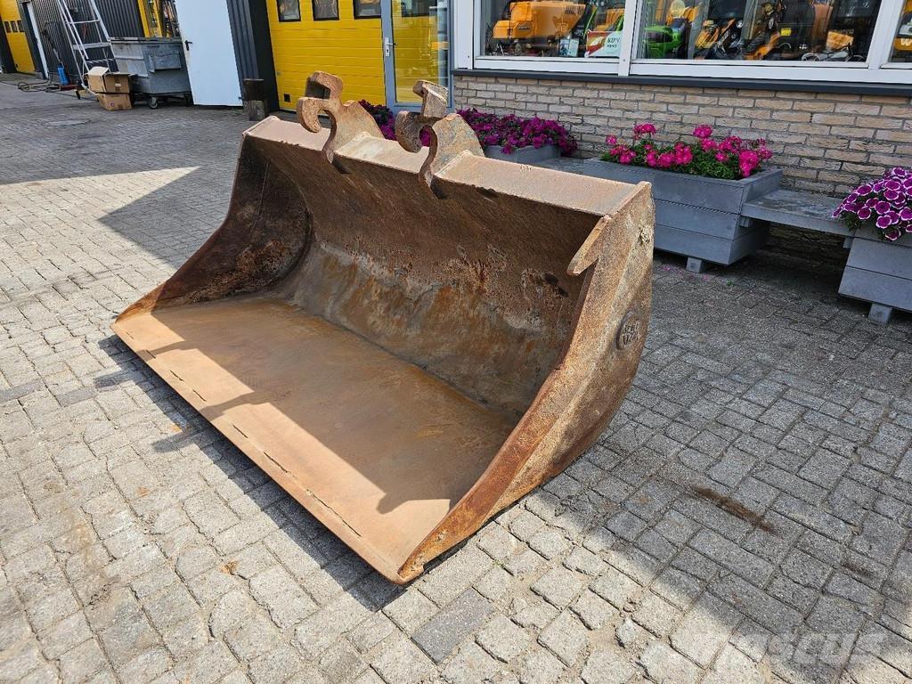 Beco Slotenbak Godet