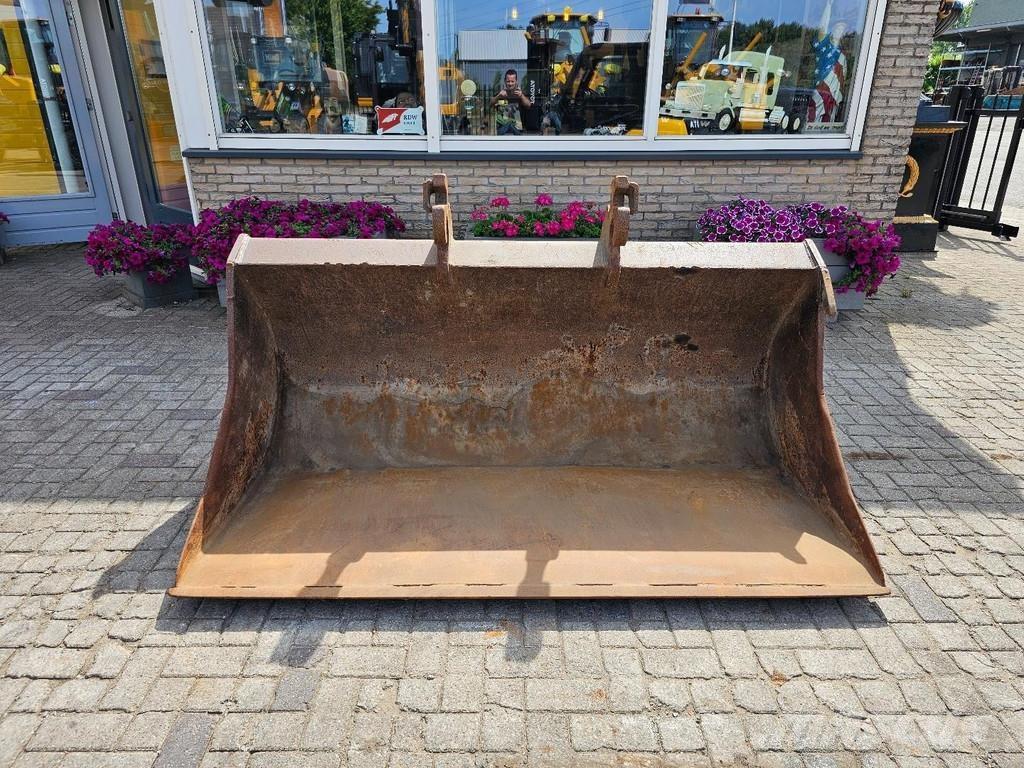 Beco Slotenbak Godet