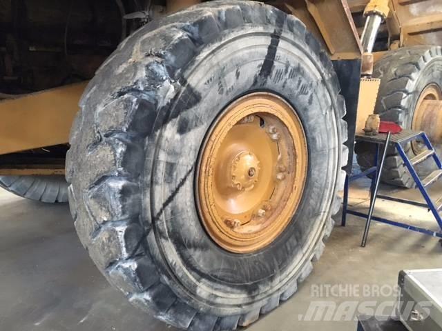 CAT 773 B Tombereau rigide
