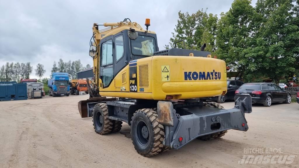 Komatsu PW 130-7K Pelle sur pneus