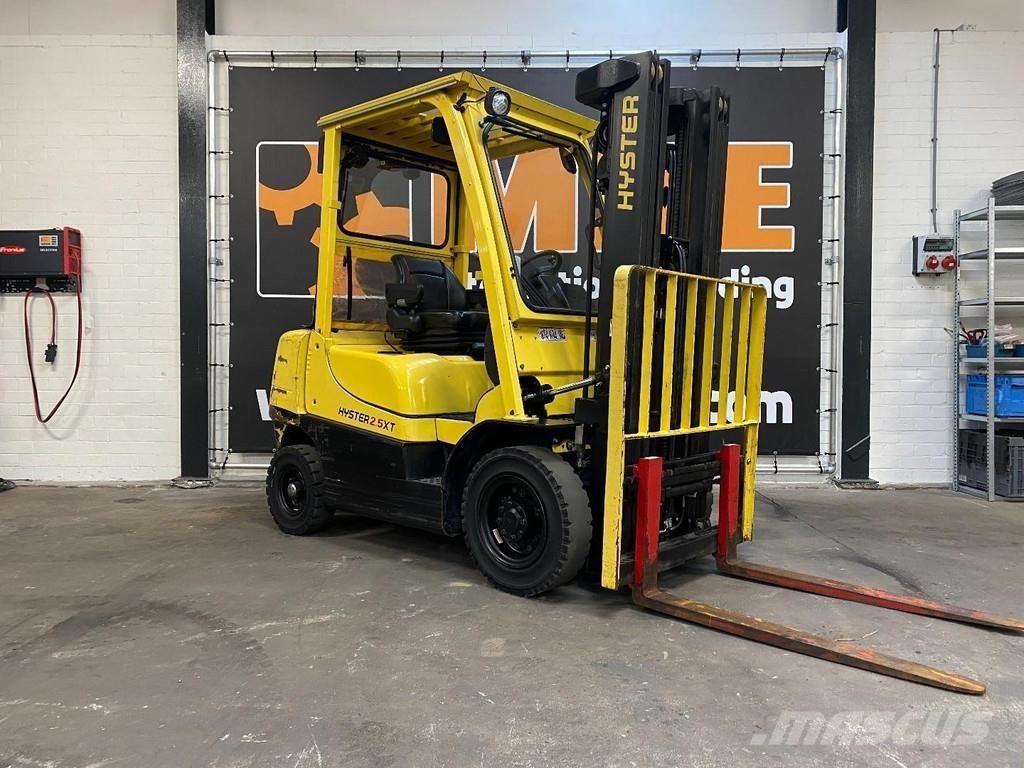 Hyster H2.5XT Chariots diesel