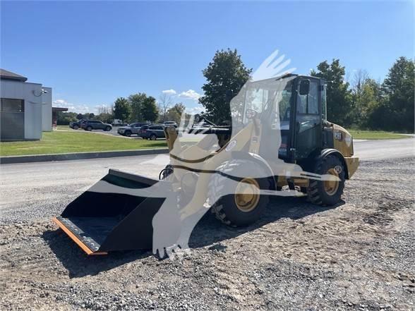 CAT 906M Chargeuse sur pneus