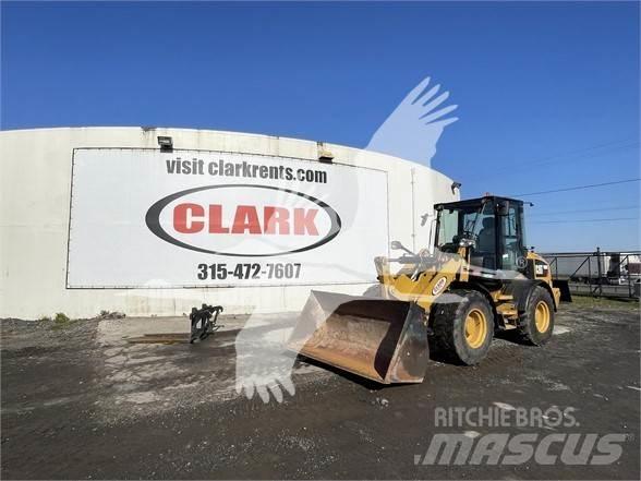 CAT 908M Chargeuse sur pneus