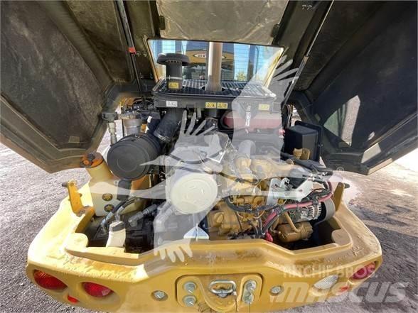 CAT 908M Chargeuse sur pneus