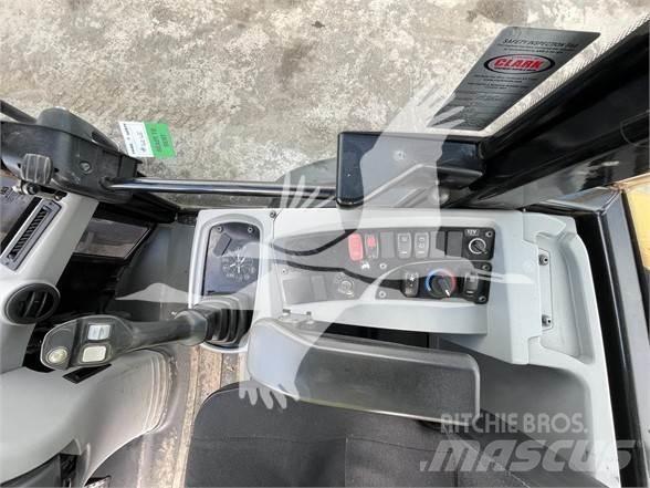 CAT 908M Chargeuse sur pneus