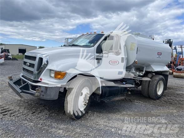 Ford F750 XL Camion citerne à eau