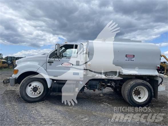 Ford F750 XL Camion citerne à eau