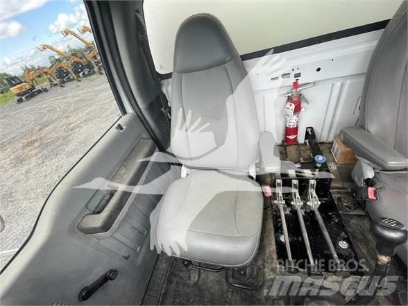 Ford F750 XL Camion citerne à eau