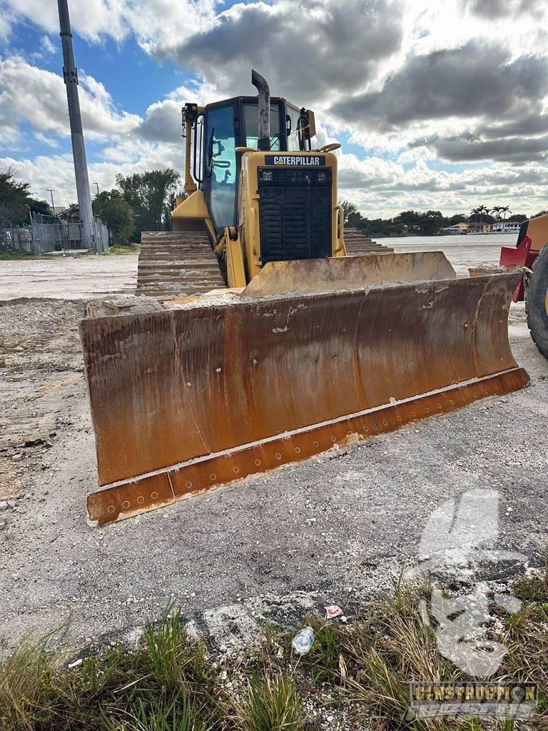 CAT D 6 N Bouteurs sur chenilles