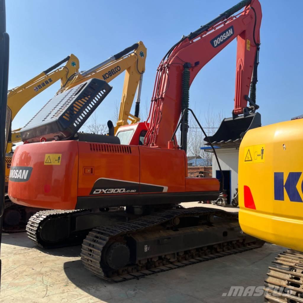Doosan DX 300 Pelle sur chenilles