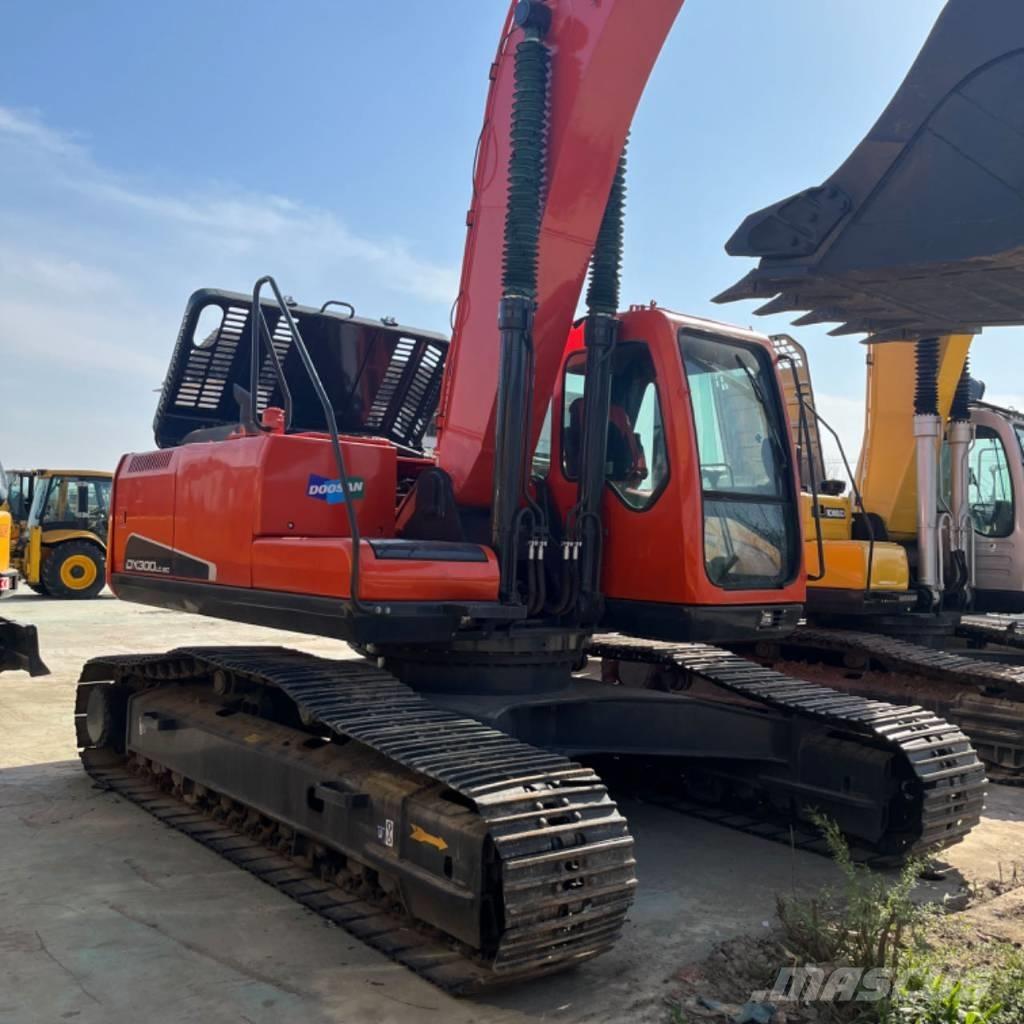 Doosan DX 300 Pelle sur chenilles