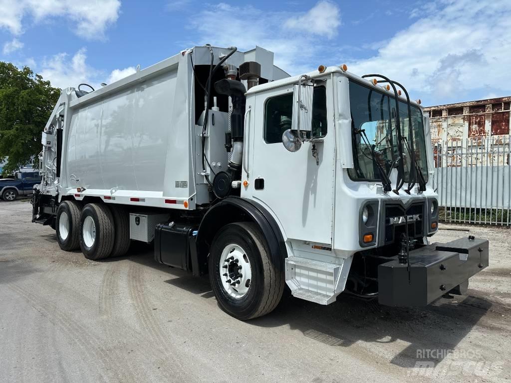 Mack MRU 613 Camion poubelle